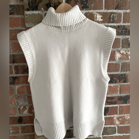 Aritzia “Babaton” wool off white/bone turtleneck vest, size small. - Picture 1 of 5